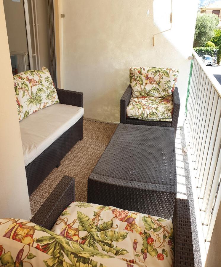 Les Caroubiers Apartment Рокбрюн-Кап-Мартин Екстериор снимка